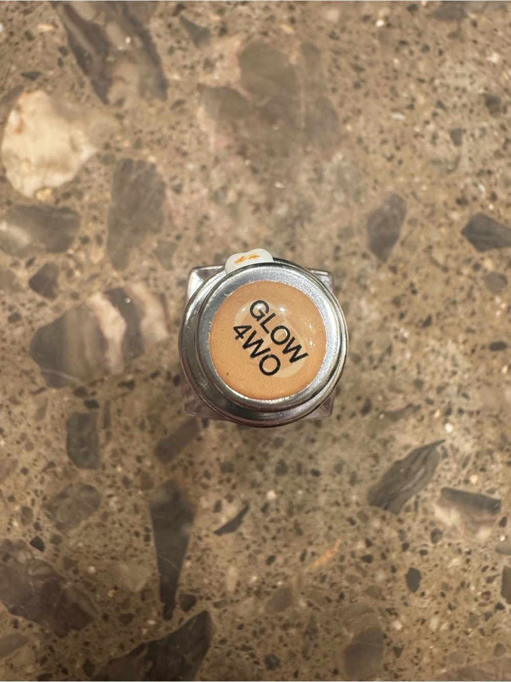 Glow 4W0 Liquid Foundation - Warm Beige